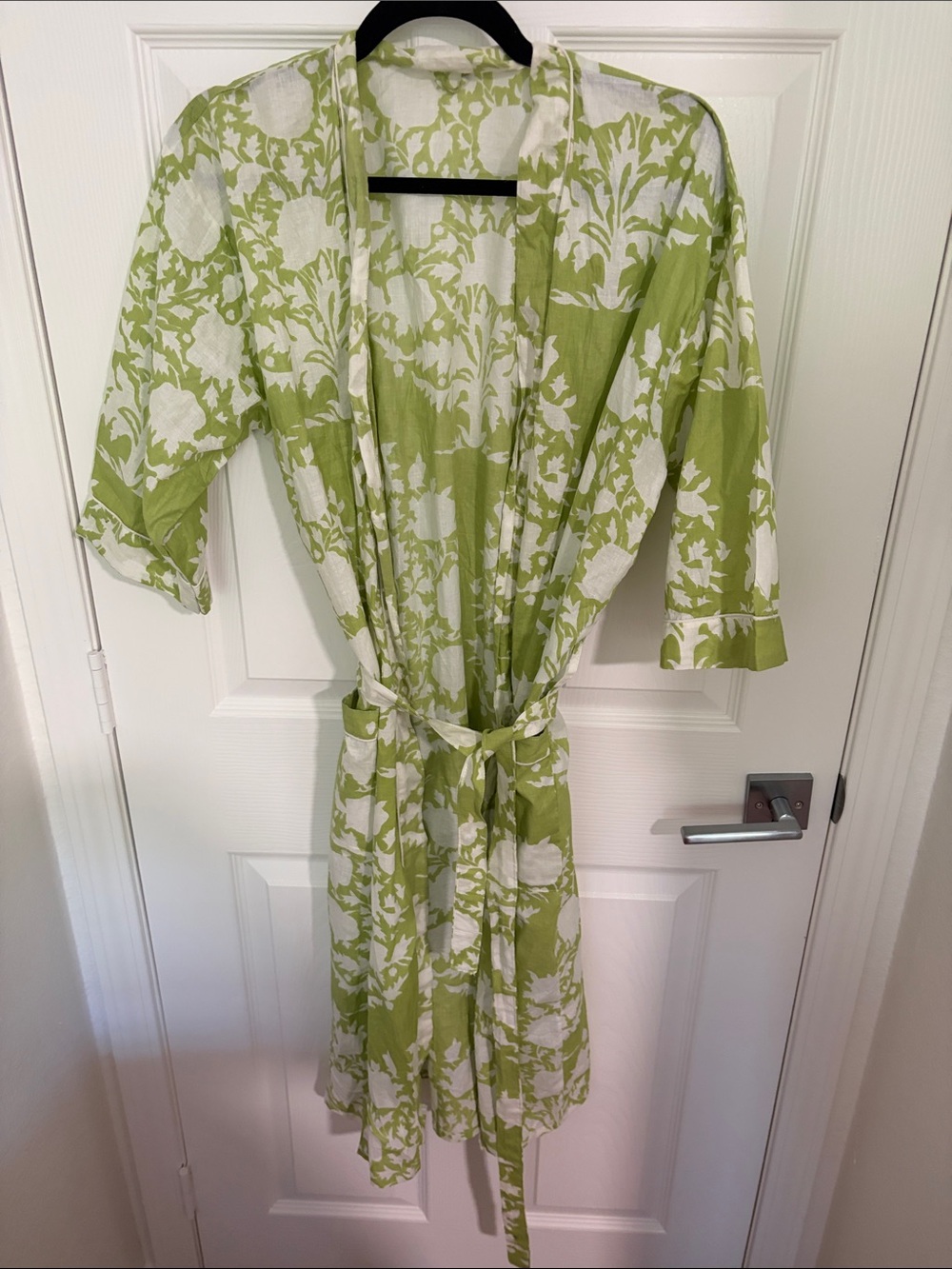 Light Green and White Floral Kimono Robe